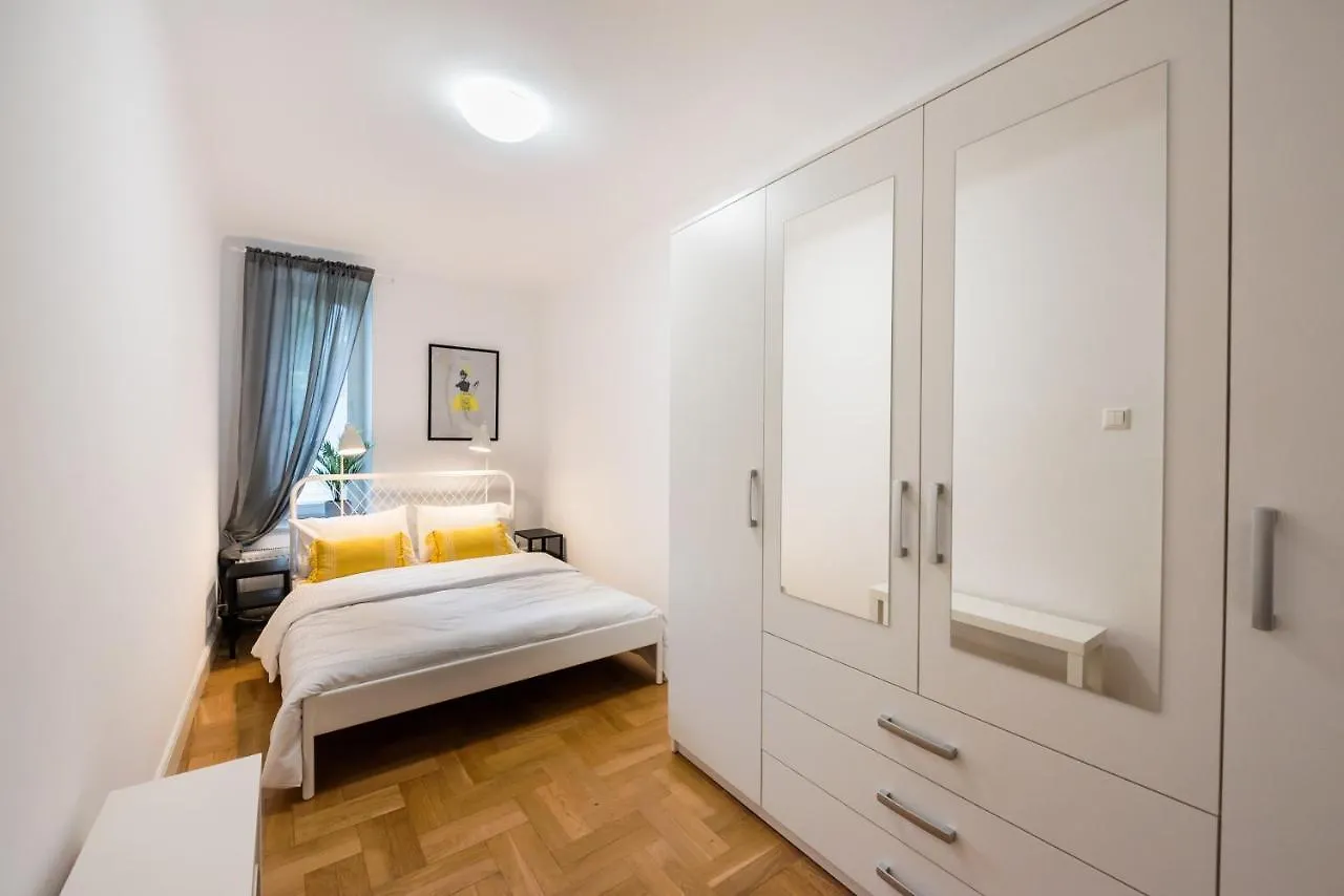 Park Morskie Oko Apartment Warsaw